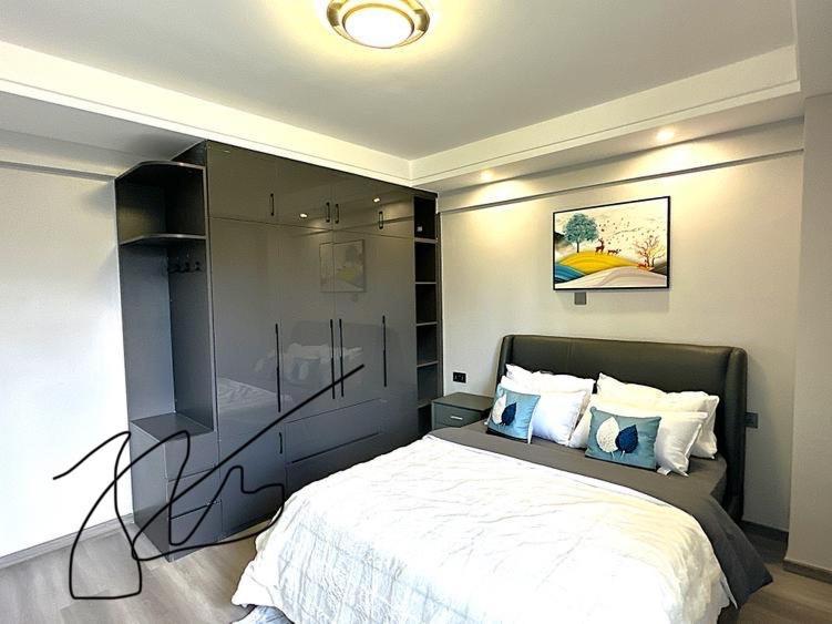 Apartment Jerry Suits