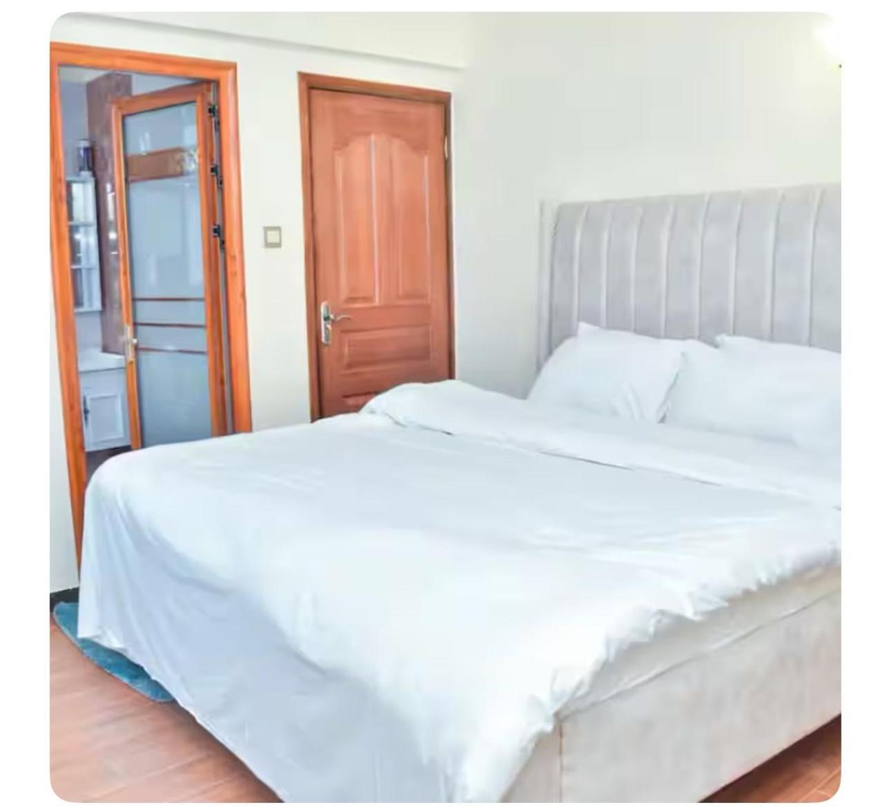 Apartment Cozy Away From Two Bedroom