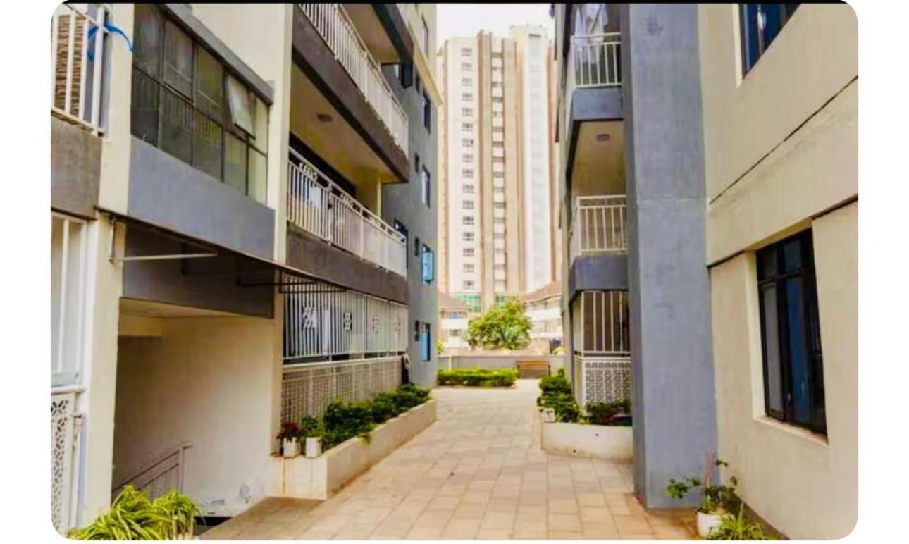 Cozy Away From Two Bedroom Apartment *