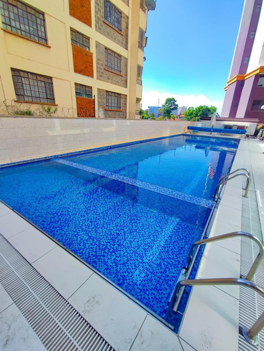 Modern Retreat With Heated Swimming Fully Equipped Gym Private Parking Space And A Relaxing Rooftop With Amazing Views Apartment *