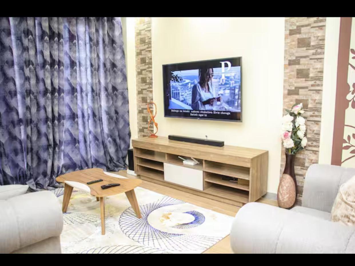 Modern Retreat With Heated Swimming Fully Equipped Gym Private Parking Space And A Relaxing Rooftop With Amazing Views * Nairobi