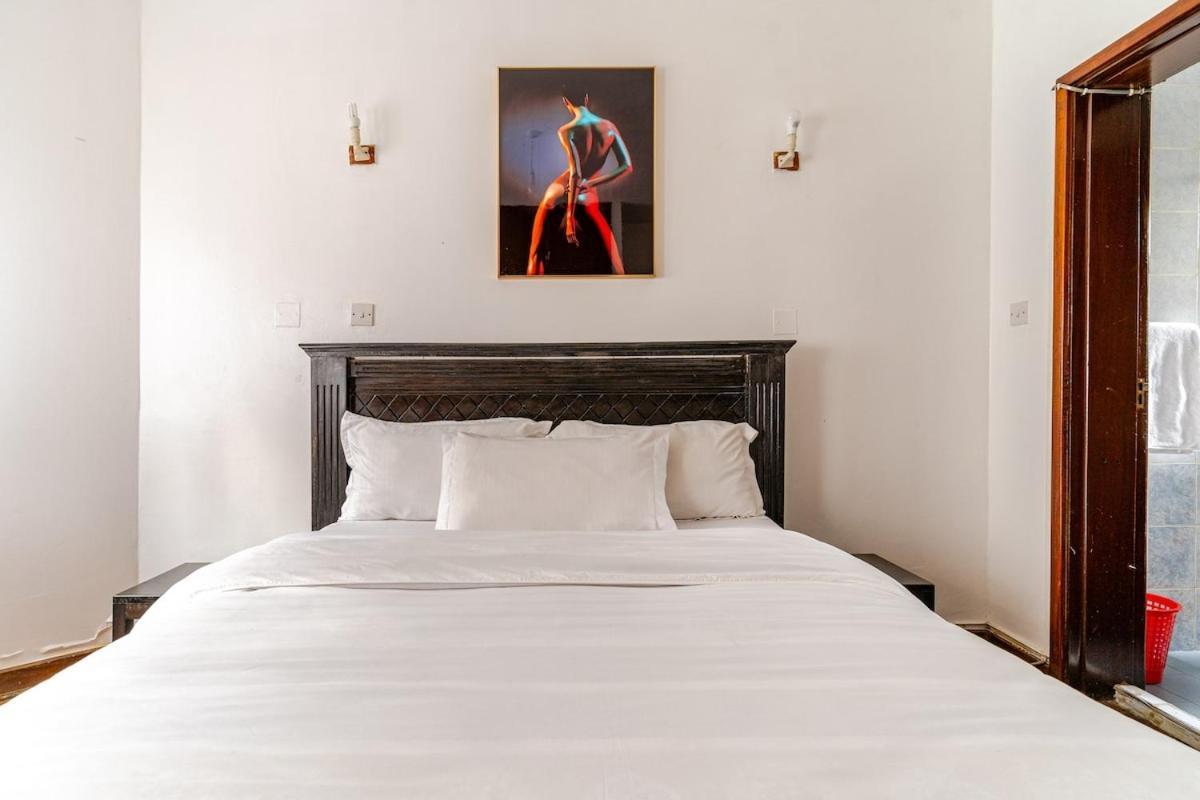 2 Bdr At The Magnolia Riverside Drive