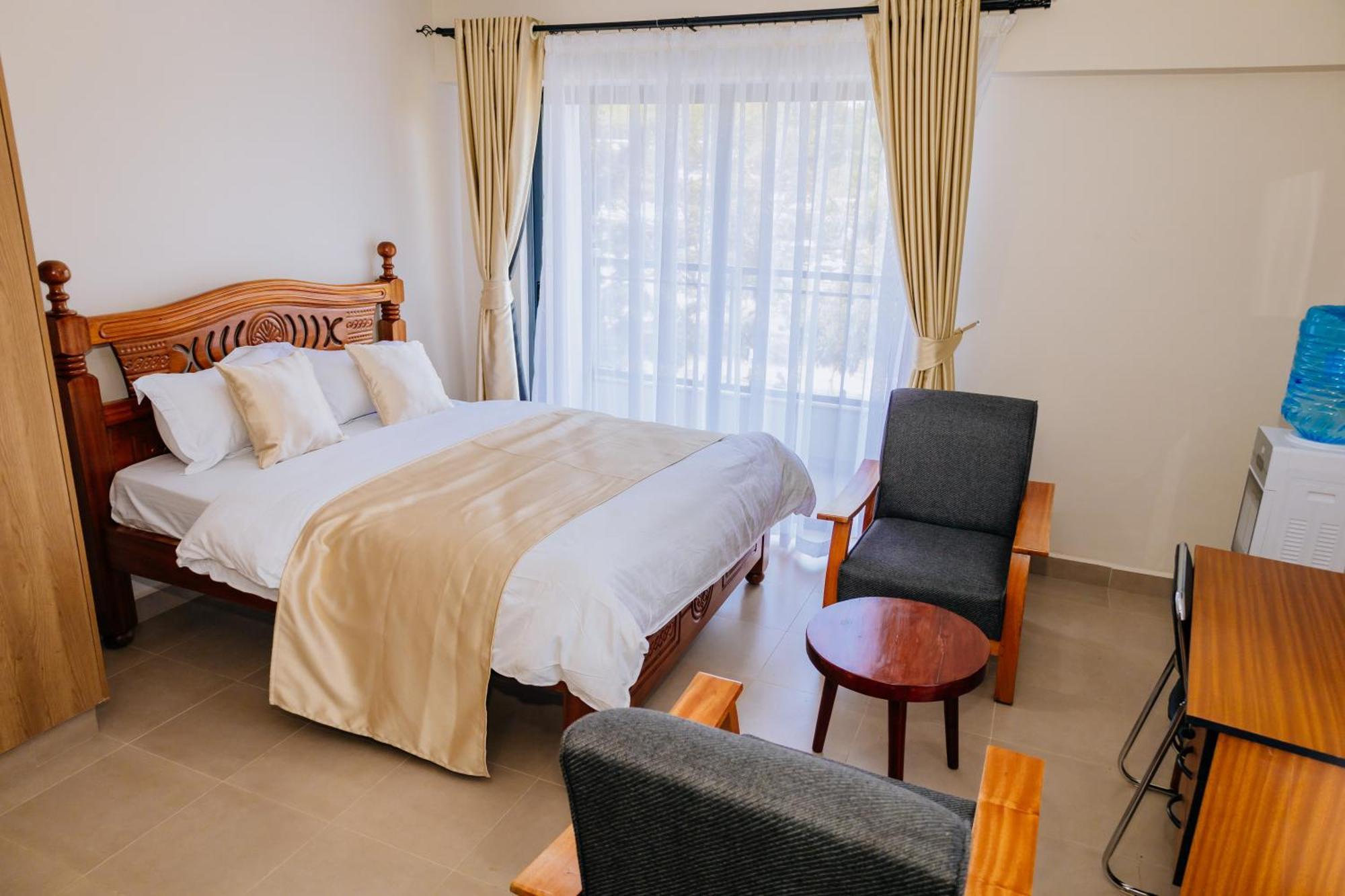 Miiza Realtors Bed & Breakfast *