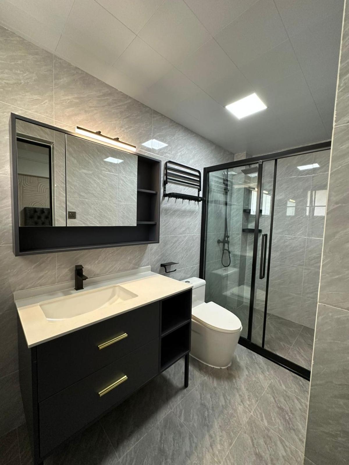 Apartment Luxury And Modern 2 Bedroom Kilimani