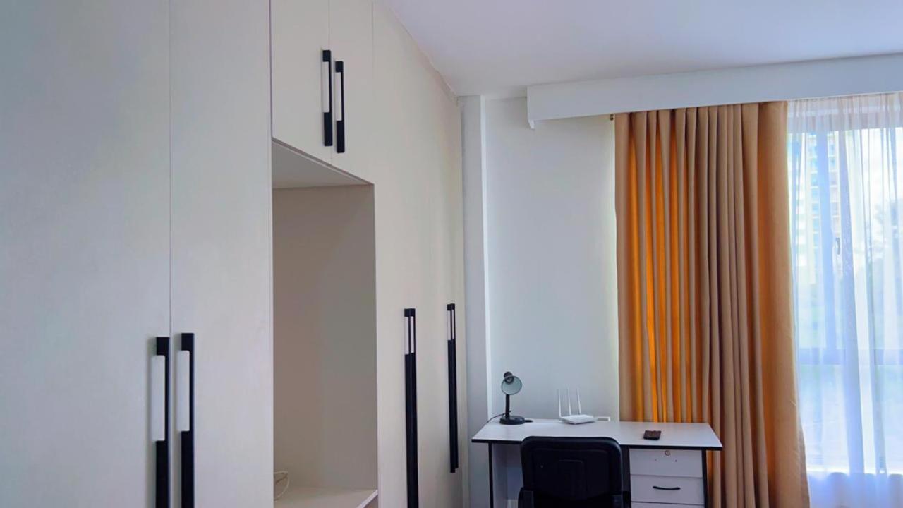 Roseville Apartment *