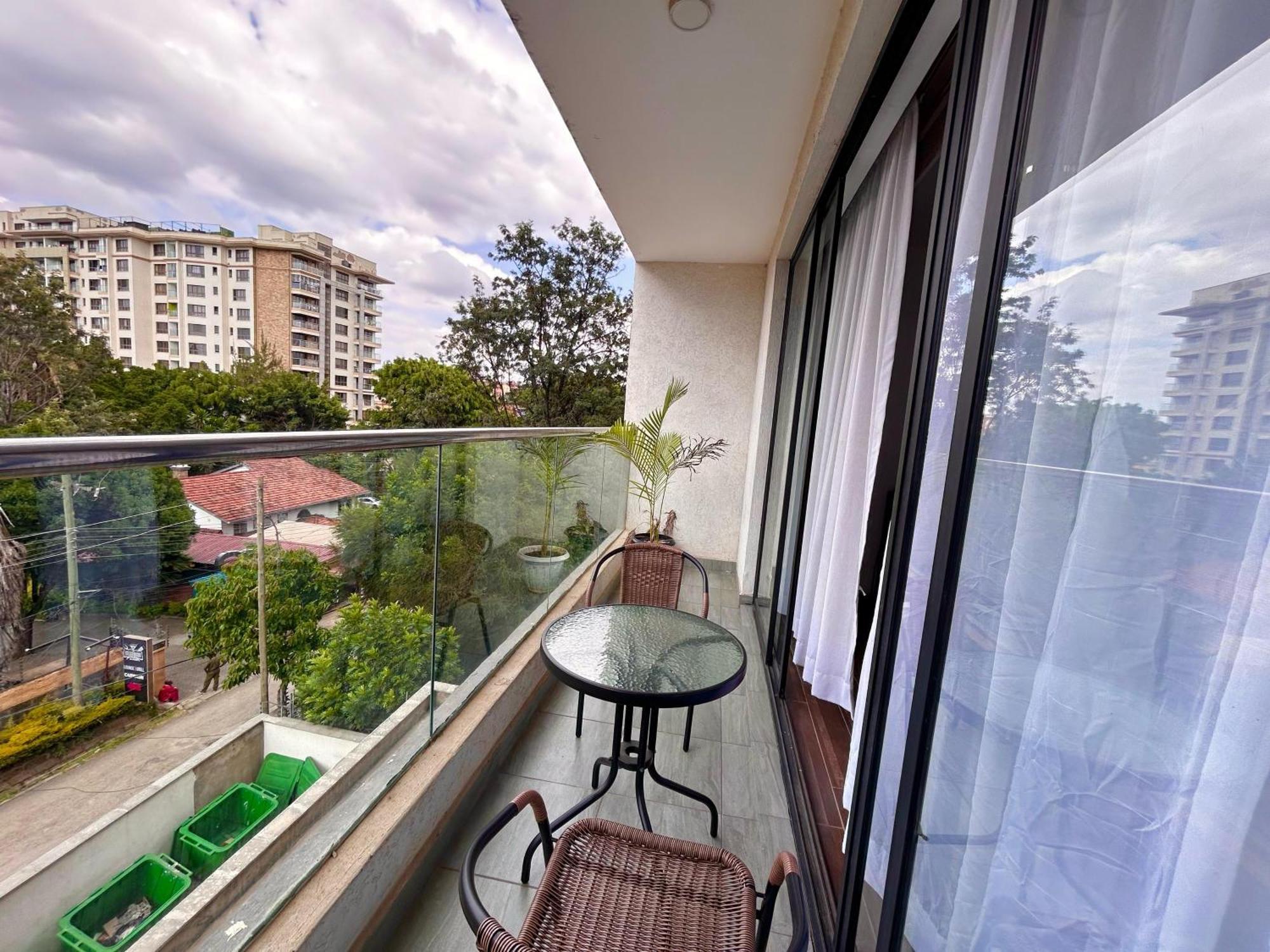Roseville * Nairobi