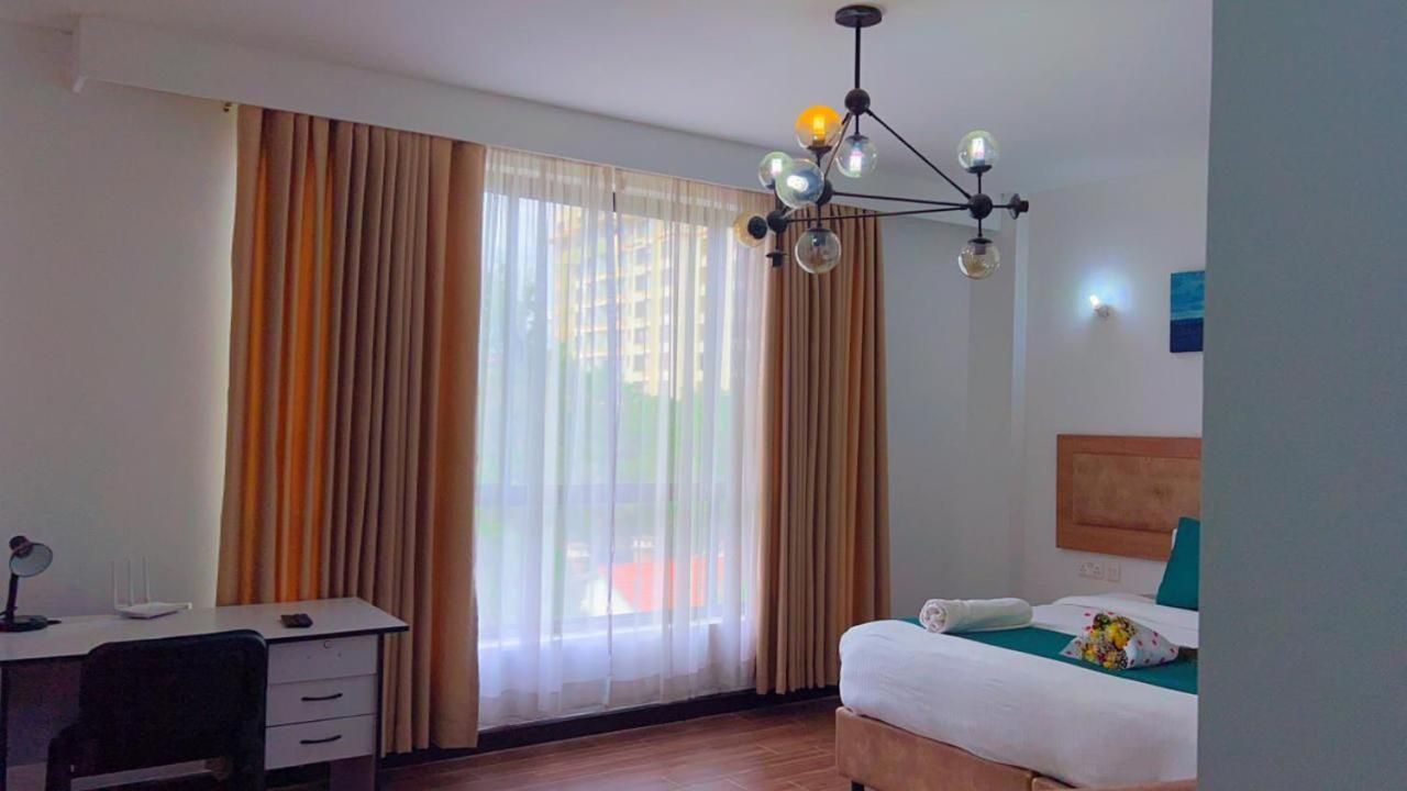 Roseville Apartment *