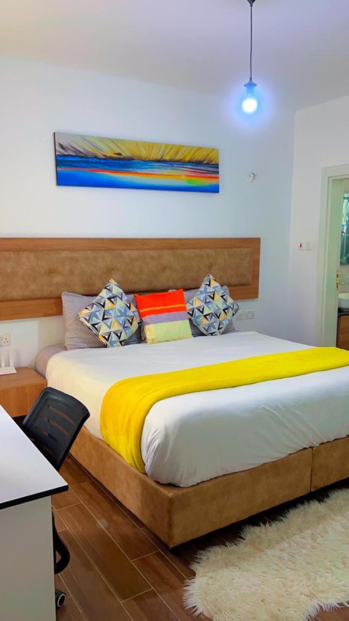 Roseville Apartment