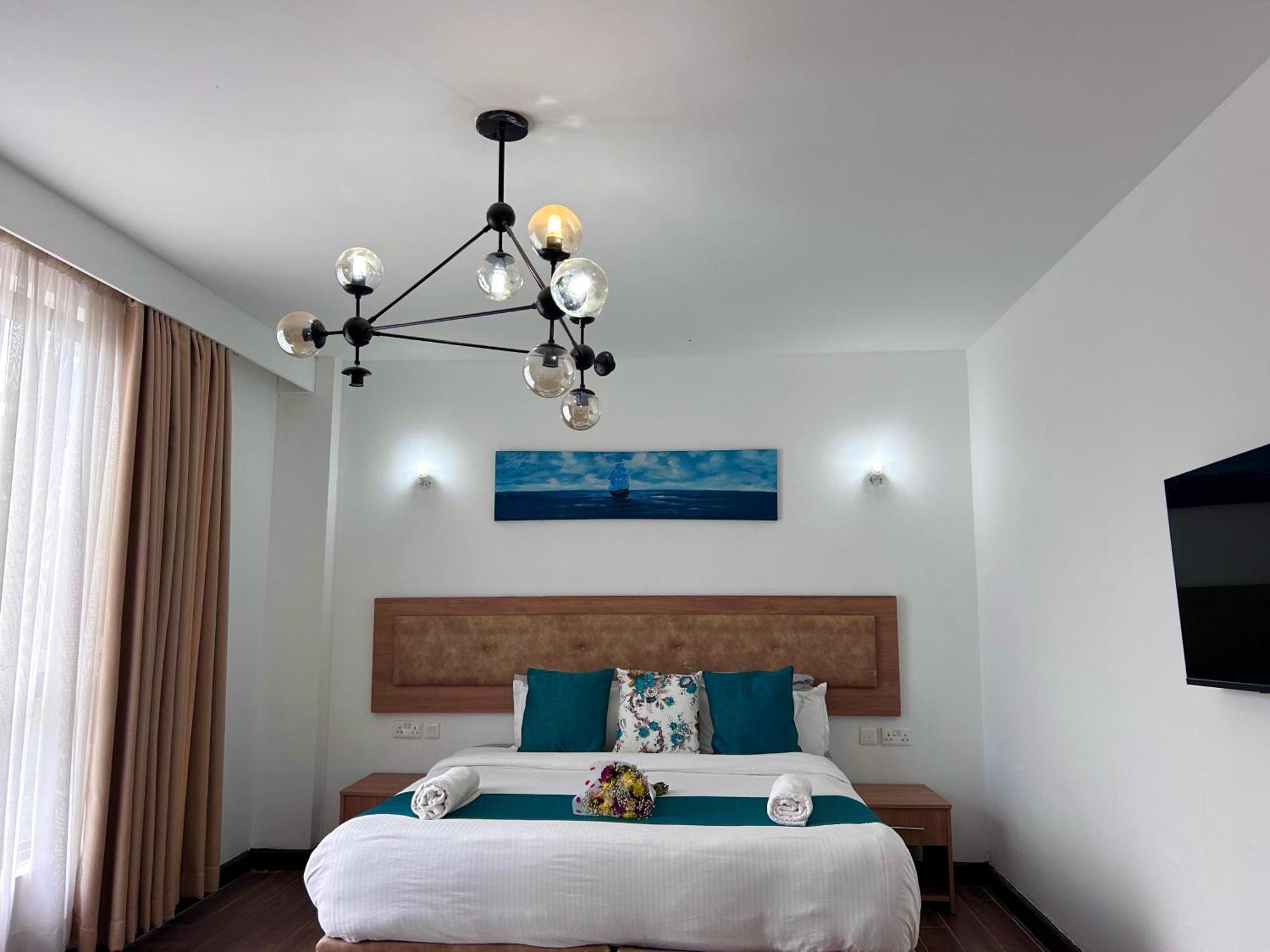 Roseville Apartment *