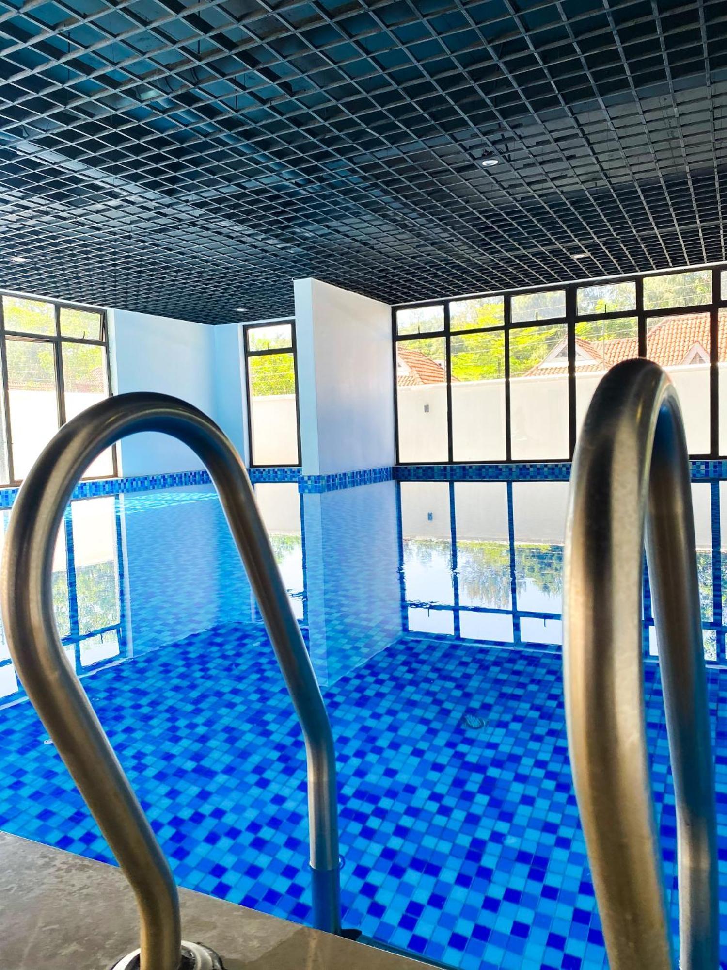 1Br Apartment - Heated Pool - Rooftop - Gym - Free Parking - Netflix - 55 Inch Tv *