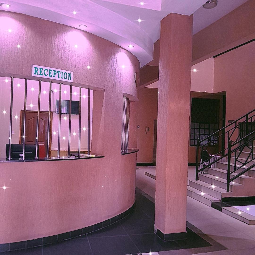 Hotel Deckar Grill Nairobi