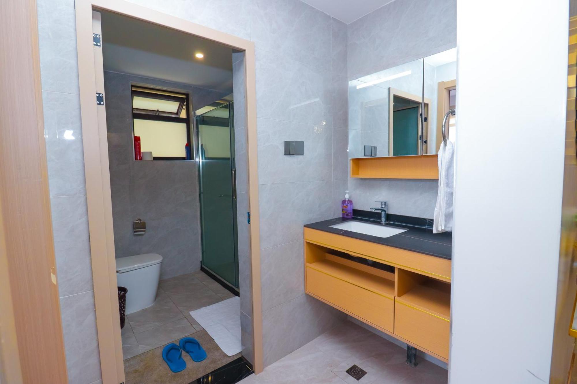 His & Hers Furnished 1 Bedroom-kileleshwa Bed & Breakfast Nairobi