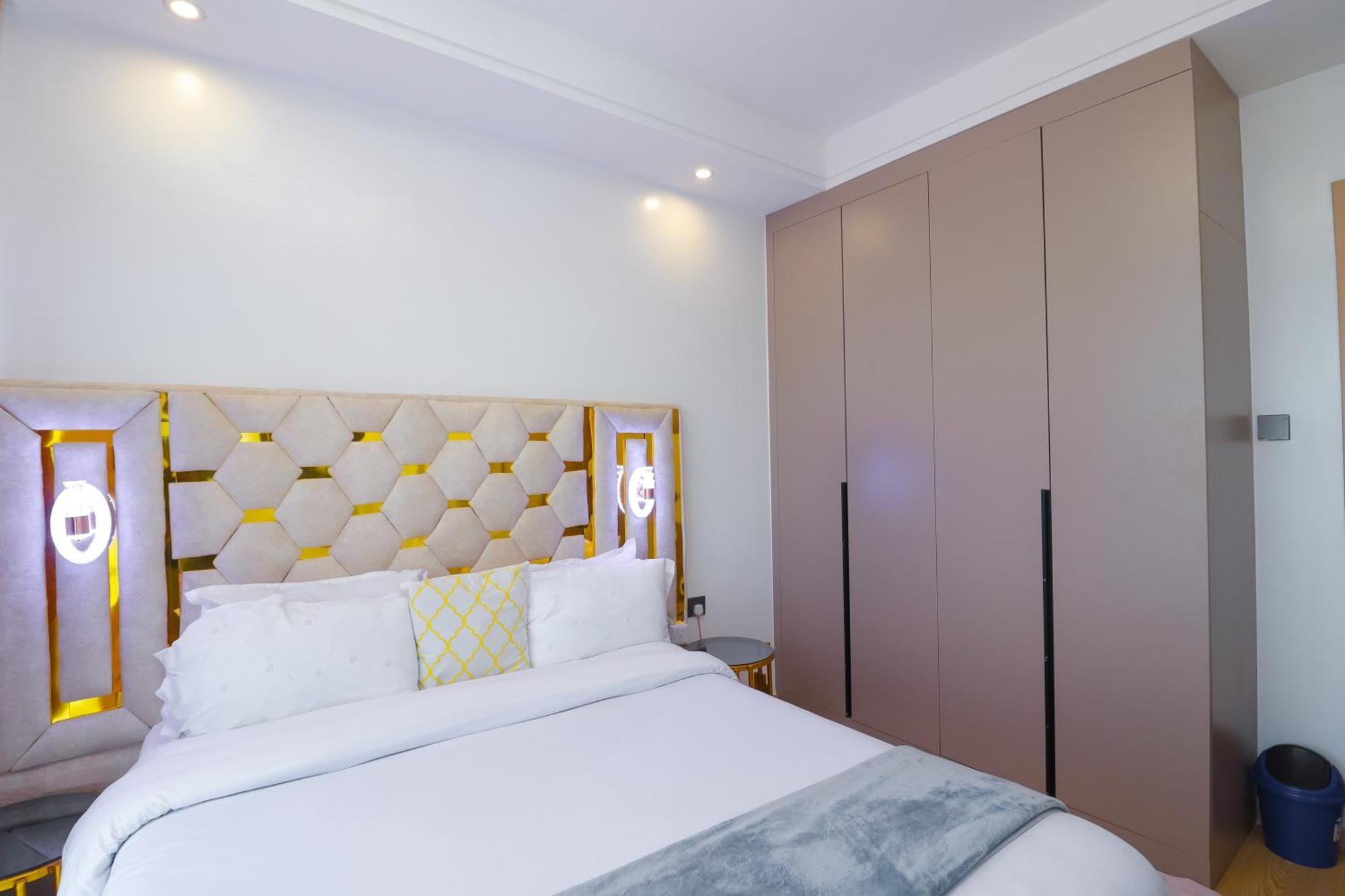 Bed & Breakfast His & Hers Furnished 1 Bedroom-kileleshwa Nairobi