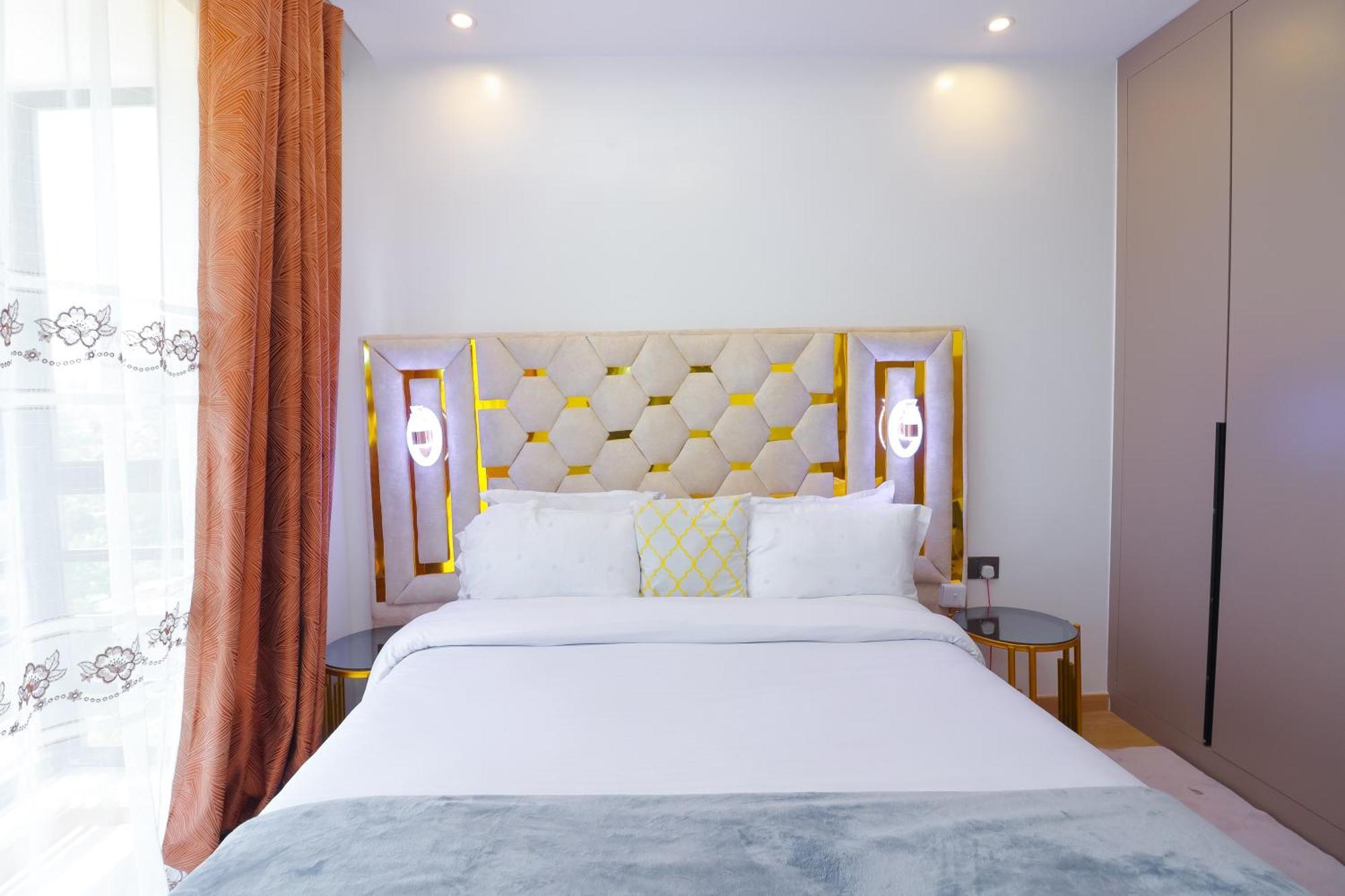 Bed & Breakfast His & Hers Furnished 1 Bedroom-kileleshwa *