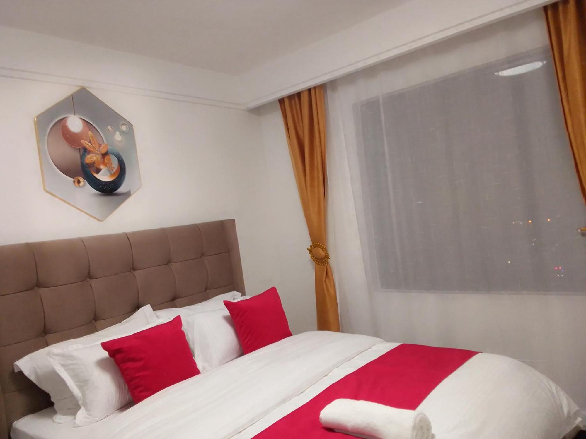 Lyne Homes *