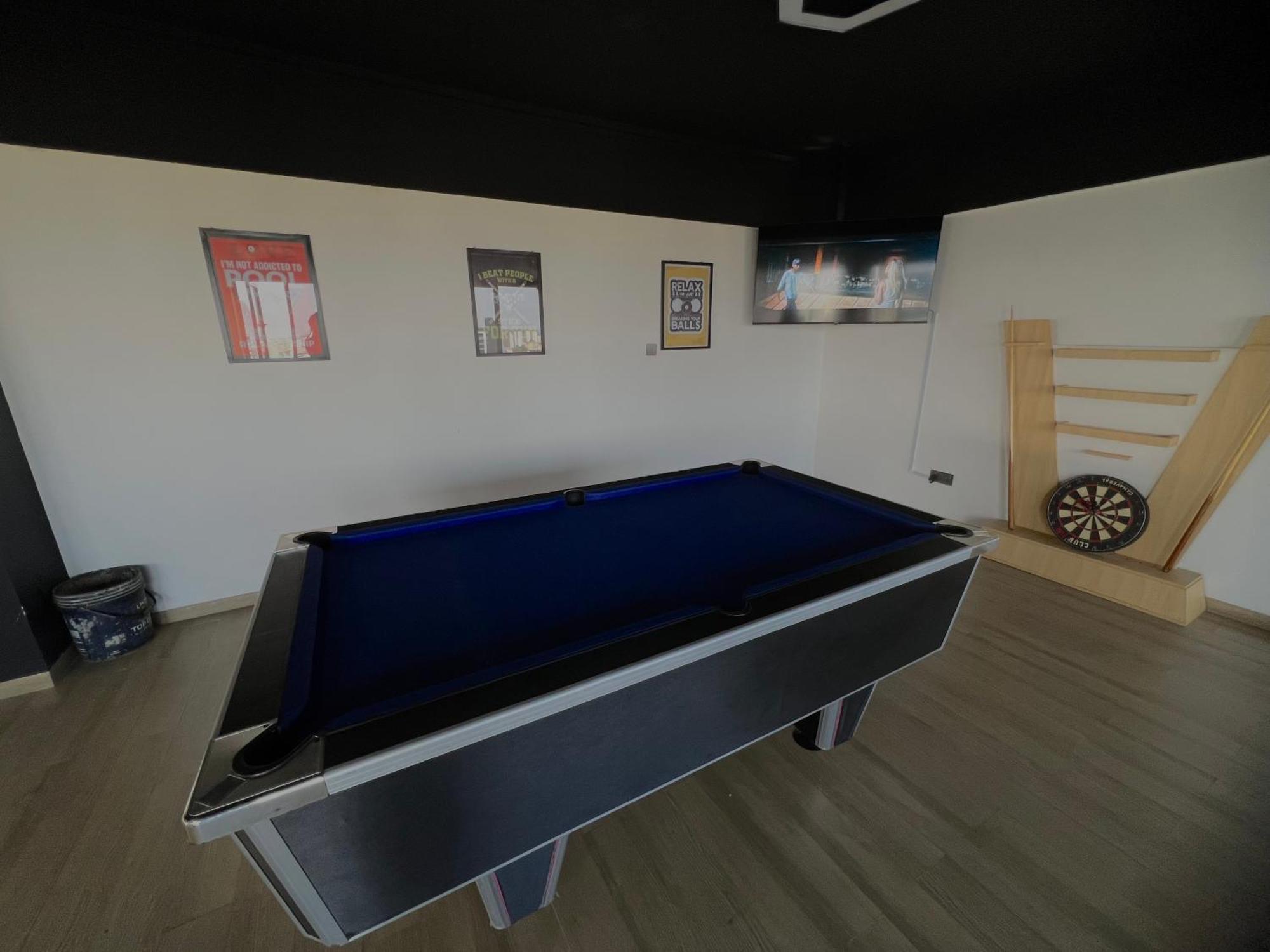 Rooftop Pool, Gym And Stunning Views *