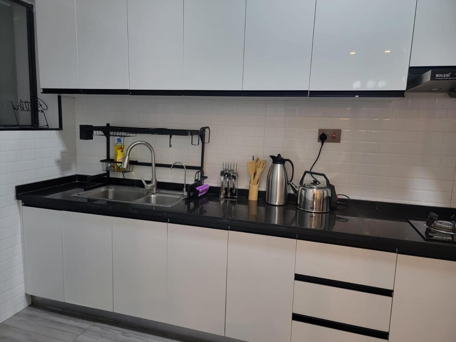 Spacious Elegant With Swimming Pool, Private Parking Space, Child Play Area And Unbeatable Views Apartment