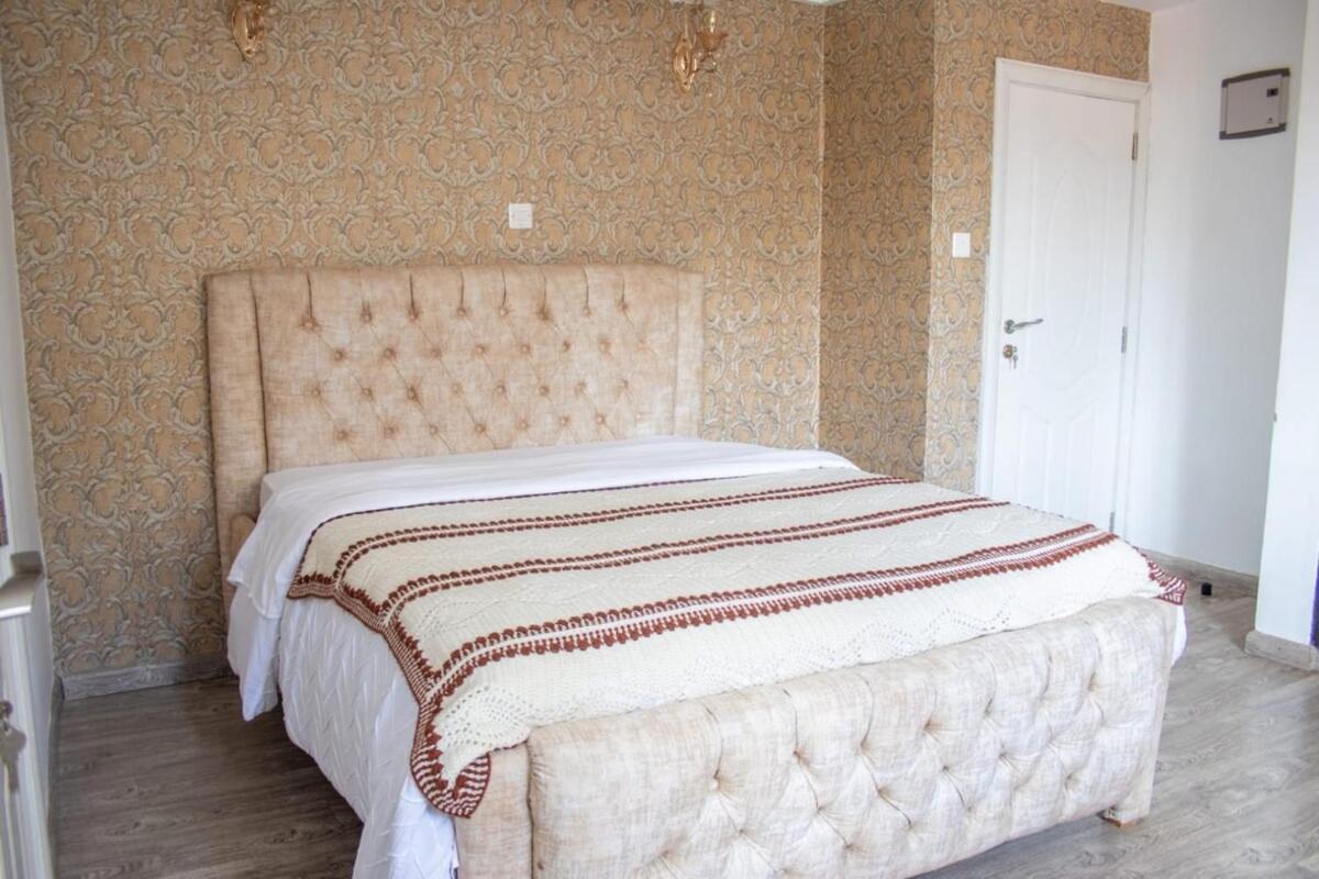 Luxurious Svd 4bdrms Ensuite Westland Apartment *