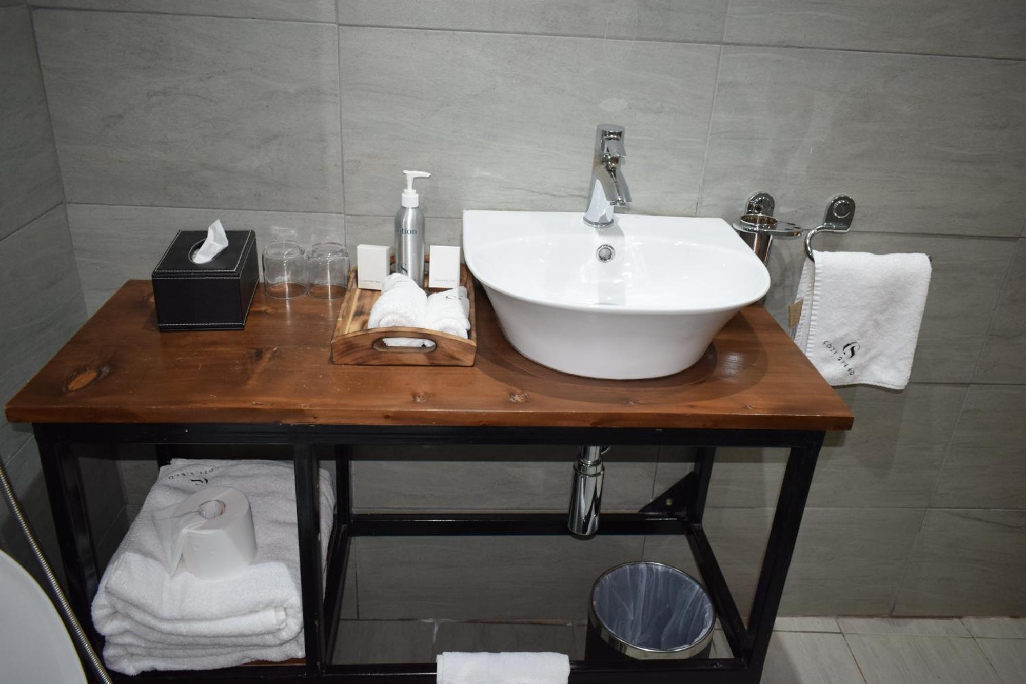 Cozy Stead Hotel