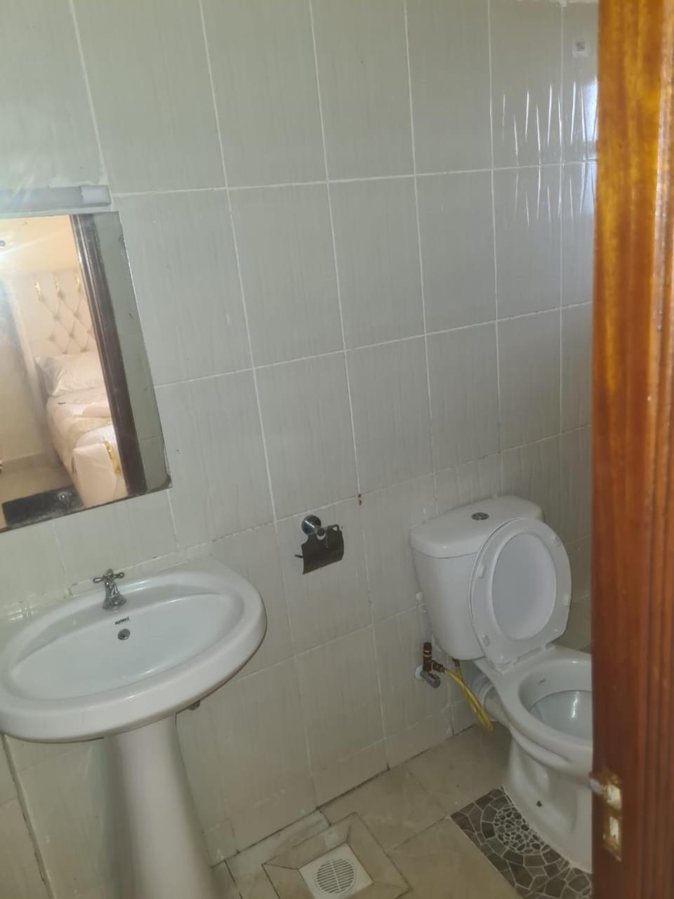 2 Bedroom In Apartment *