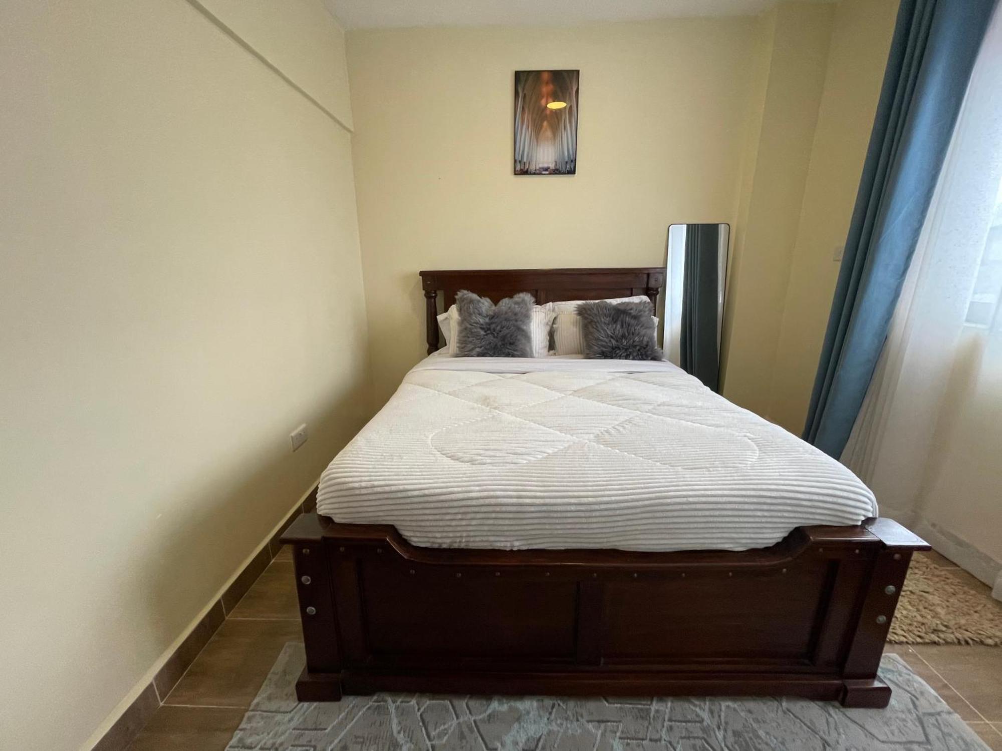 Kinpin House Three Apartment *