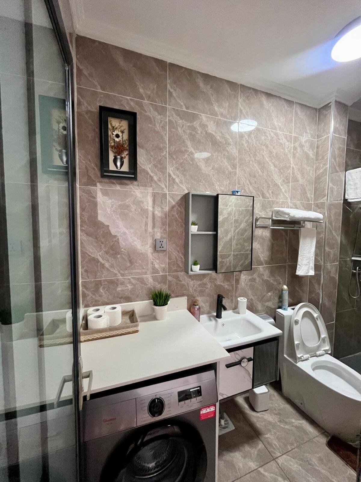 Apartment One Bedroom In Kilimani With Rooftop Bar