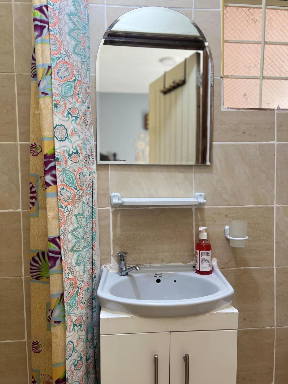 Apartment Private On Riara Rd