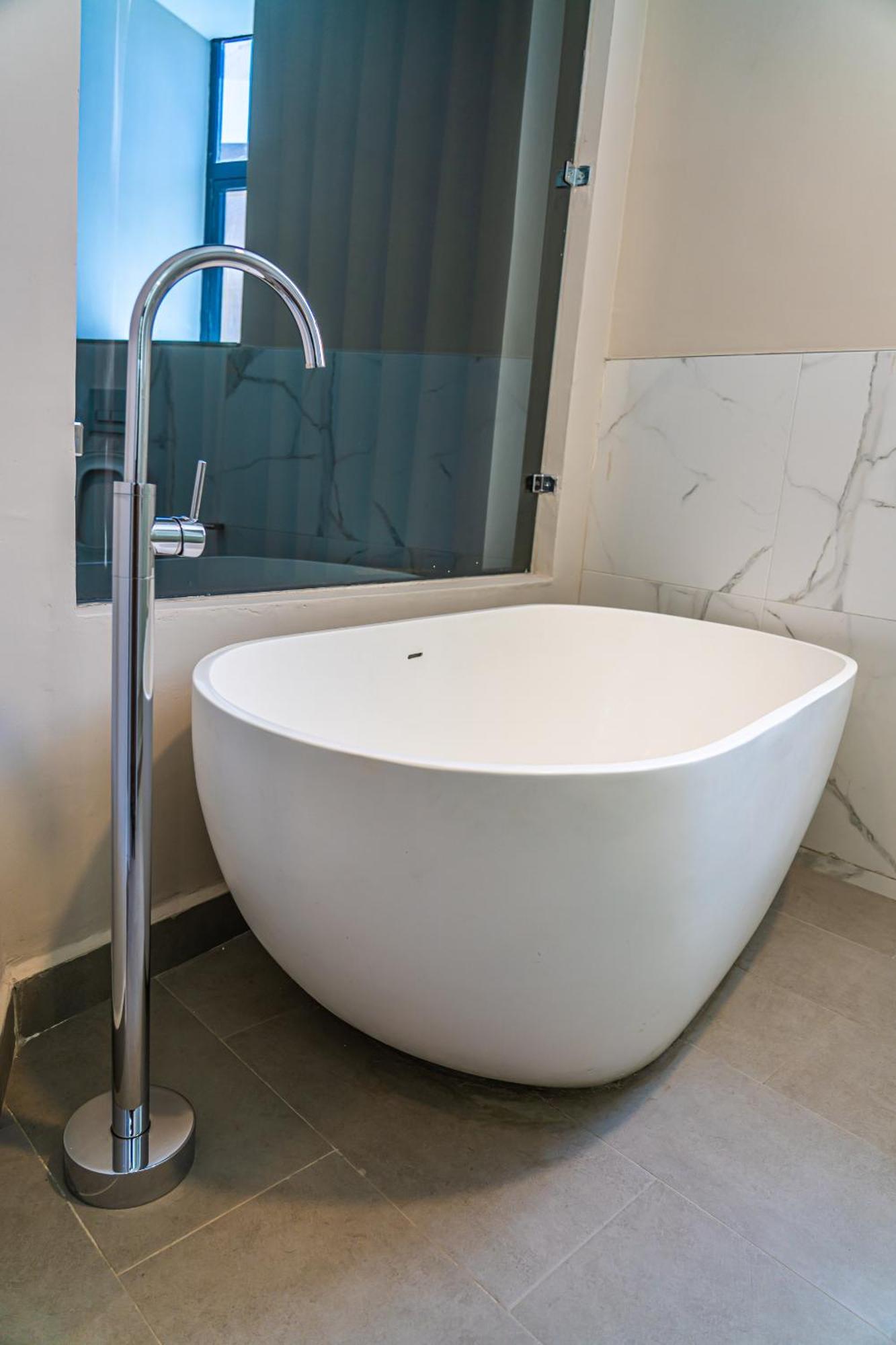 Aparthotel The Curve By The Park -