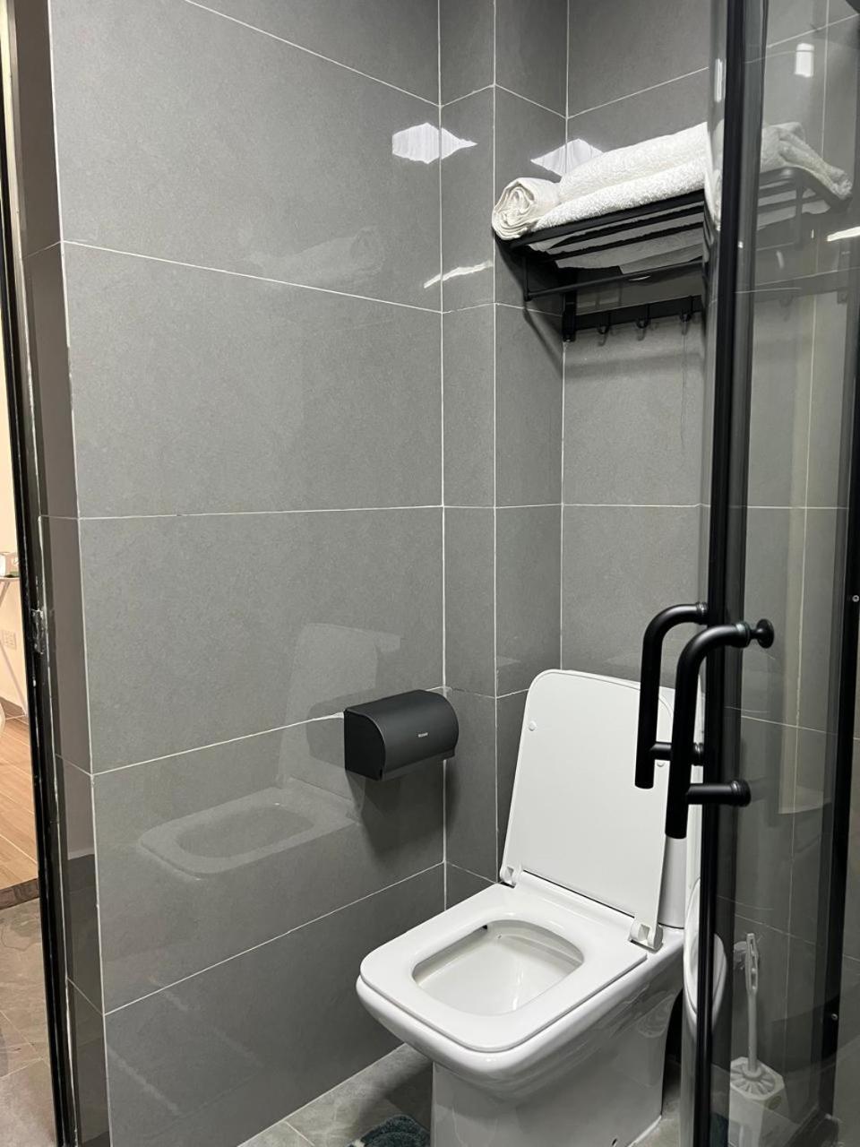 Apartment Modern Furnished 2-bedroom *