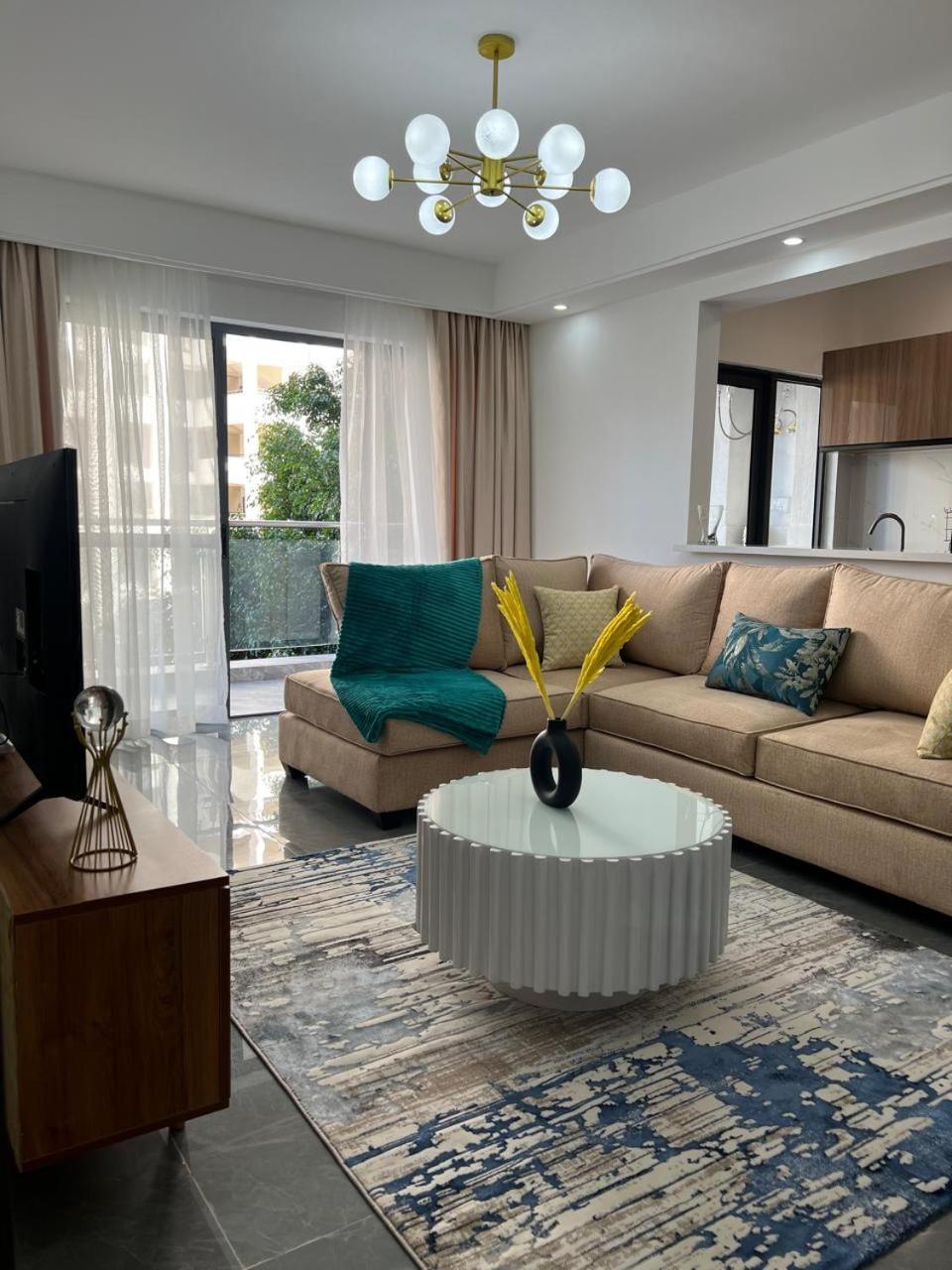 Modern Furnished 2-bedroom *