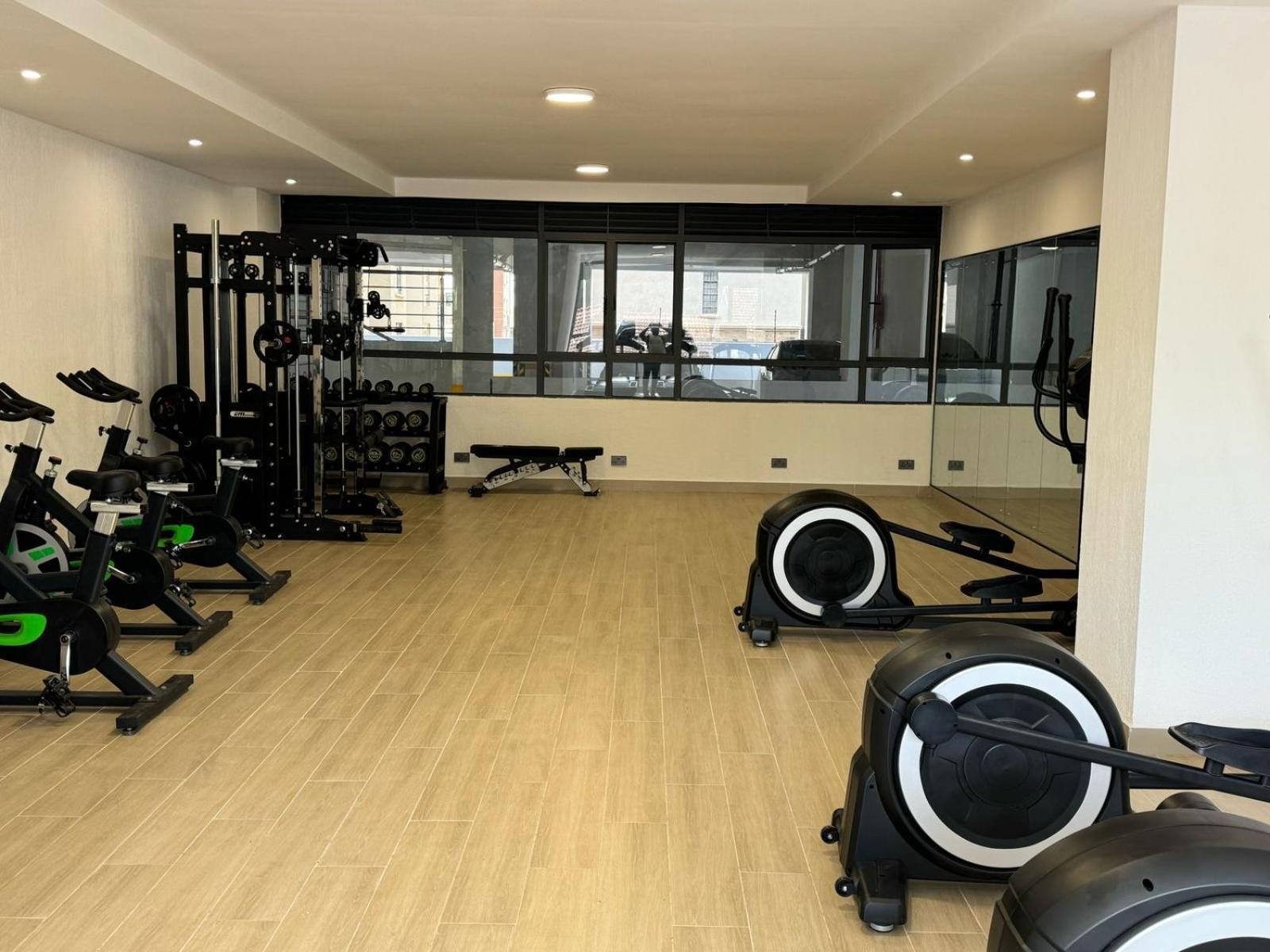 Ultra Luxury 2 Bedroom In The Heart Of Lavington Apartment *