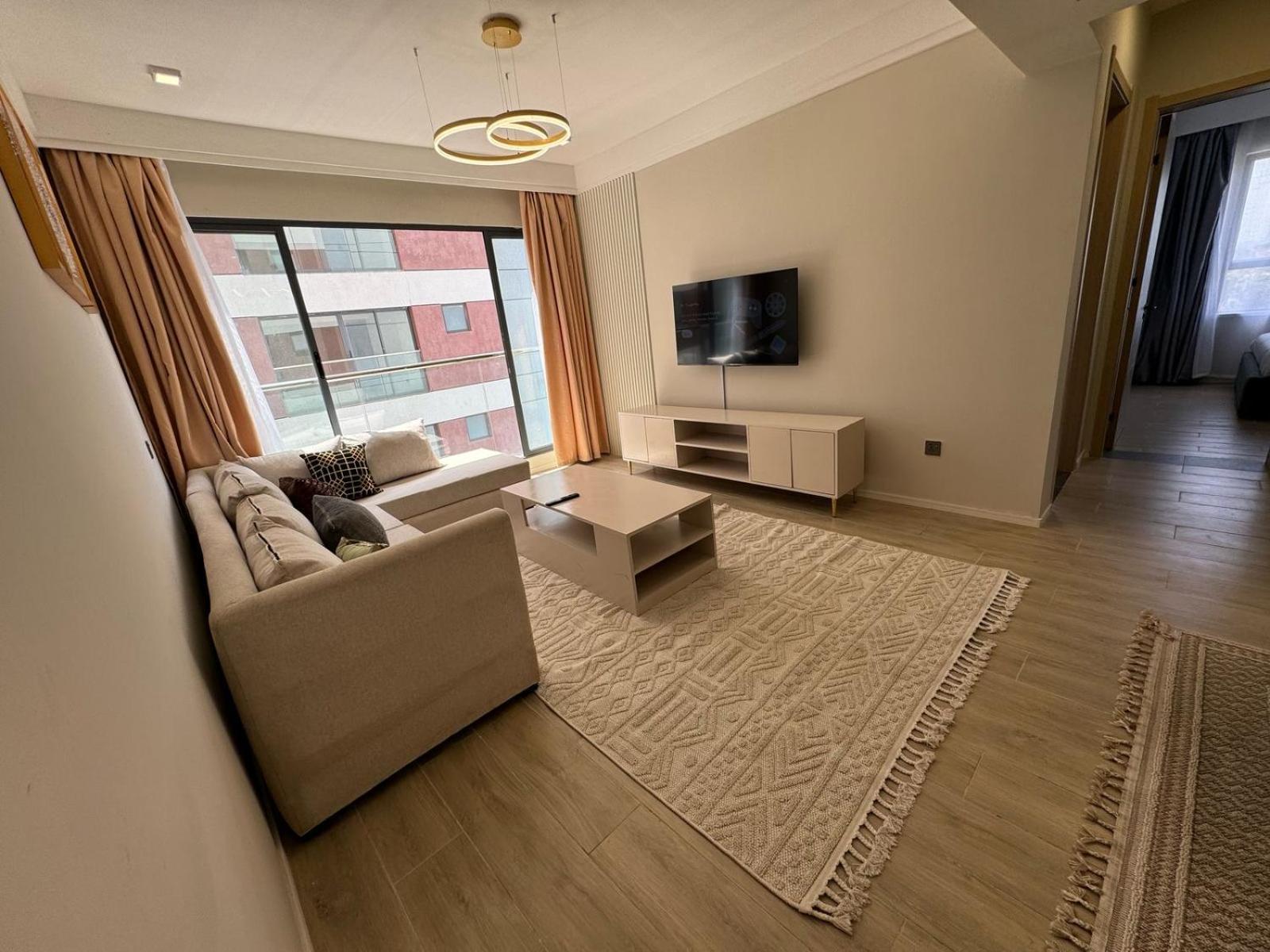 Ultra Luxury 2 Bedroom In The Heart Of Lavington Apartment *