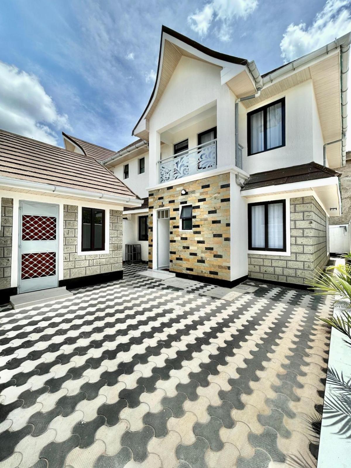 Victoria Homes *