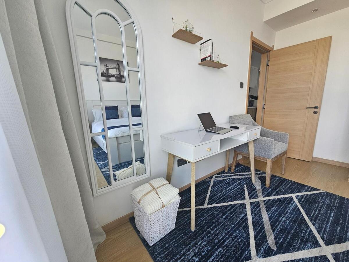 The One Bedroom Apartment *