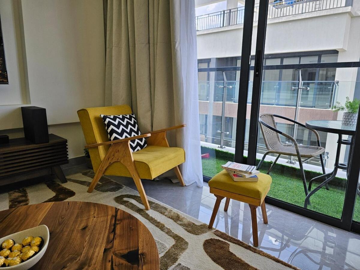 The One Bedroom Apartment *
