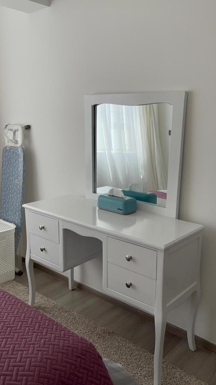 Oasis Gardens, Charming One Bed *
