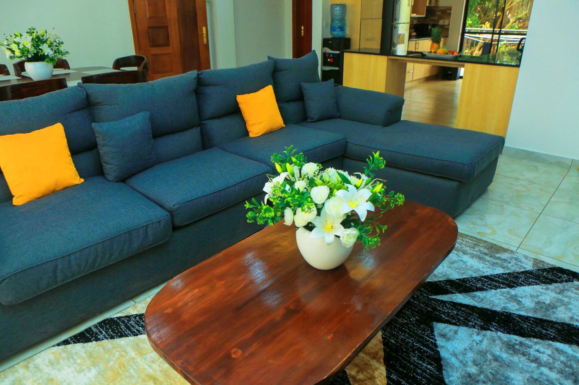 Apartment Stylish 3-bed Ensuite In Westlands Nairobi