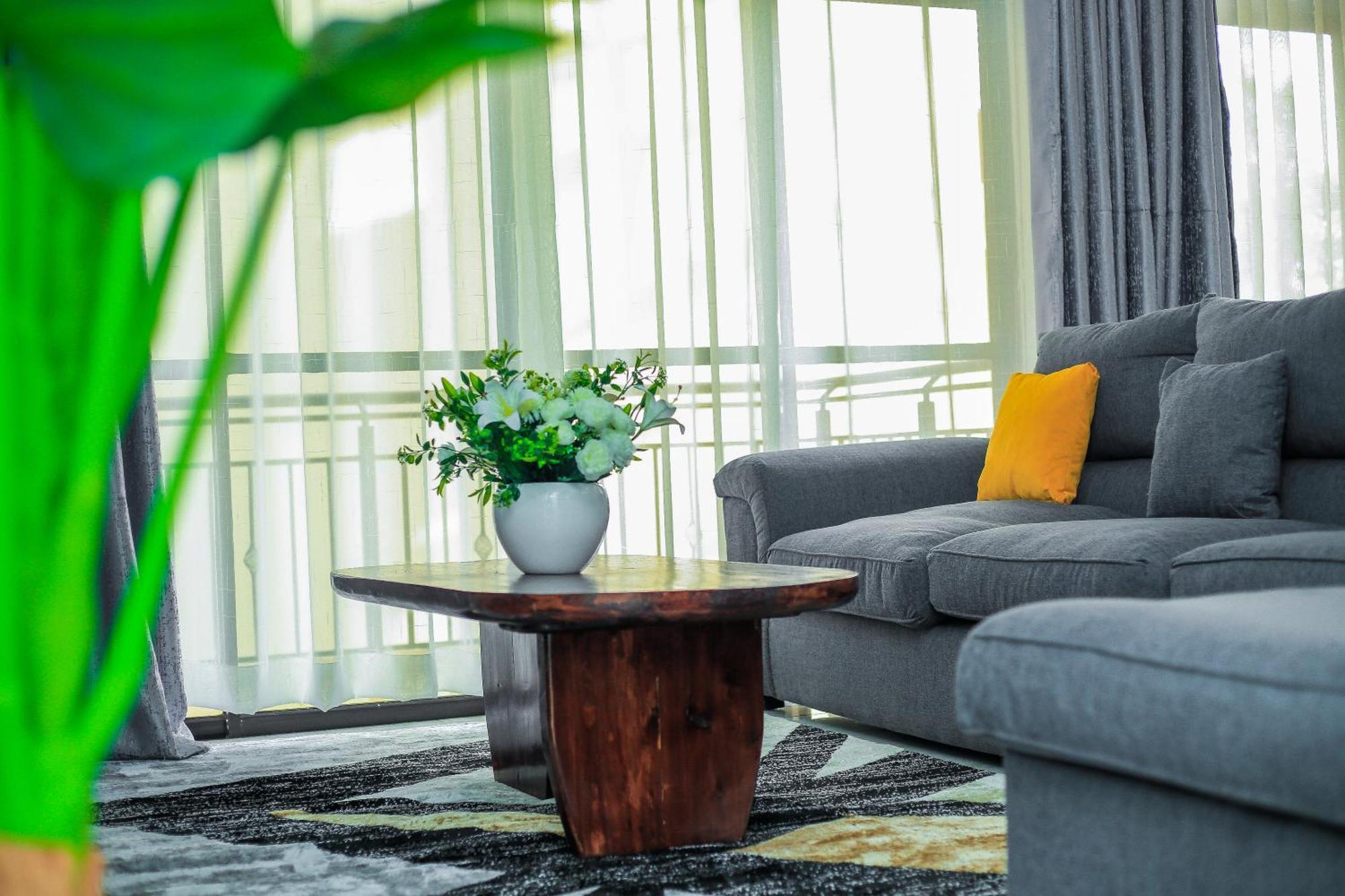 Apartment Stylish 3-bed Ensuite In Westlands Nairobi