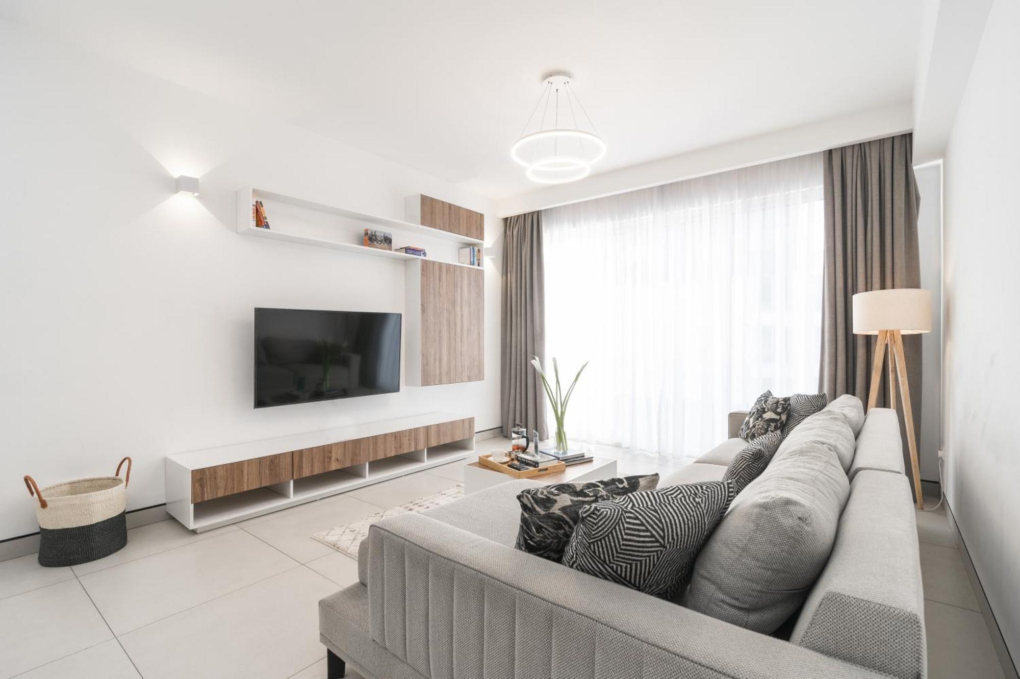 Apartment Purple By Your Host