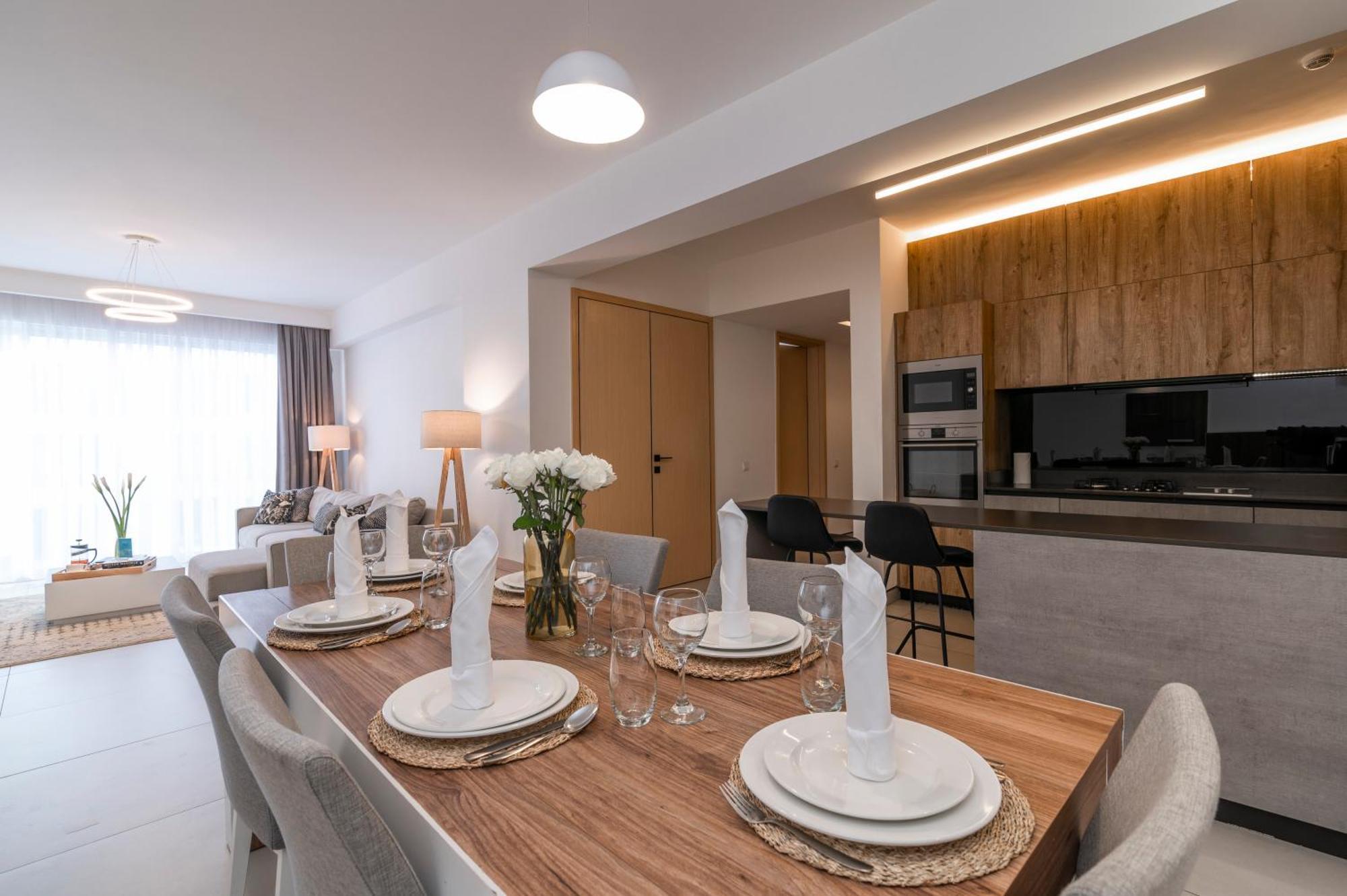 Purple By Your Host Apartment *