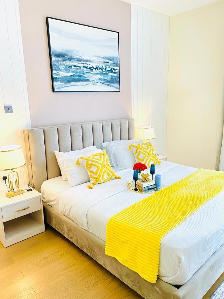 Two Bedroom At Global Trade Center *