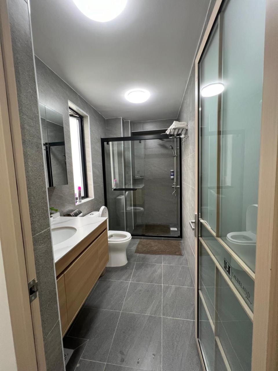 Apartment Elegant Modern Retreat Residencies With Heated Swimming Pool ,fully Equipped Gym And Rooftop Chillspot With Amazing Breathtaking Views