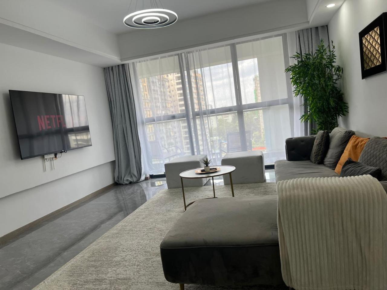 Elegant Modern Retreat Residencies With Heated Swimming Pool ,fully Equipped Gym And Rooftop Chillspot With Amazing Breathtaking Views Apartment