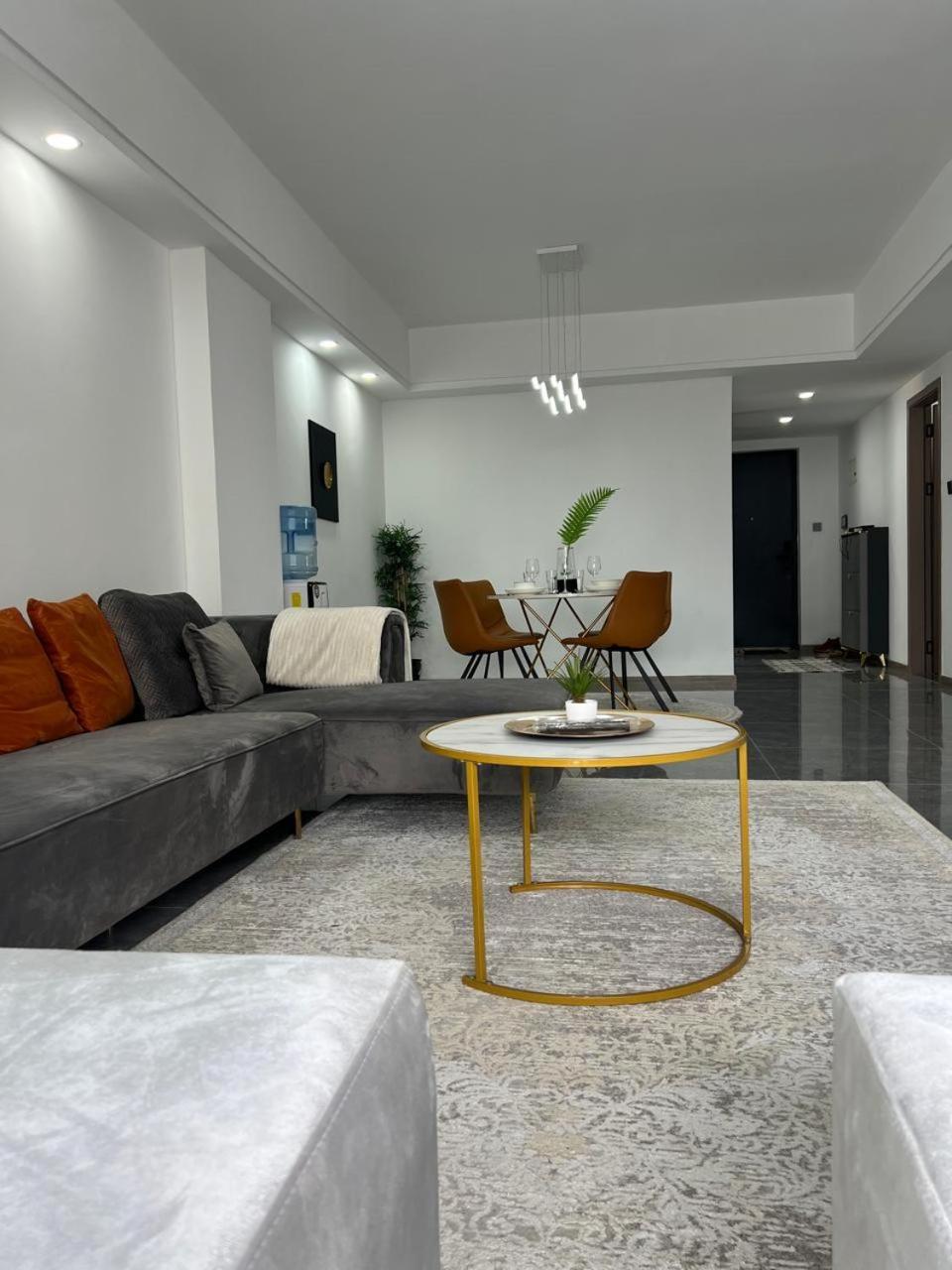 Elegant Modern Retreat Residencies With Heated Swimming Pool ,fully Equipped Gym And Rooftop Chillspot With Amazing Breathtaking Views *