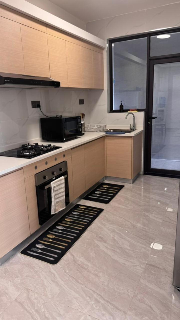 Golden Horizon One Bedroom With Heated Swimming Pool Fully Equipped Gym Child Playground Ample Parking Space And A Relaxing Rooftop With Breathtaking Scenic Views Apartment *