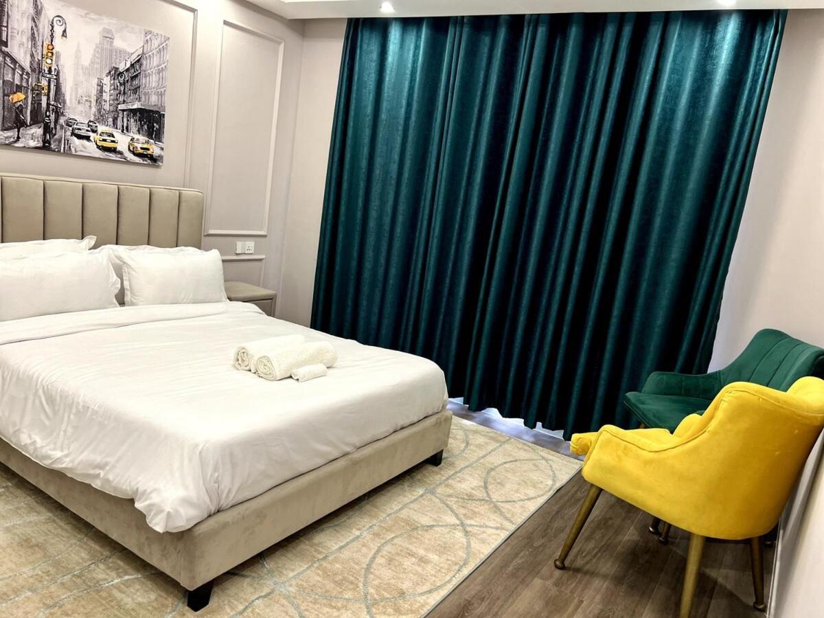 Apartment 2 Bed Modern Luxury With Views *