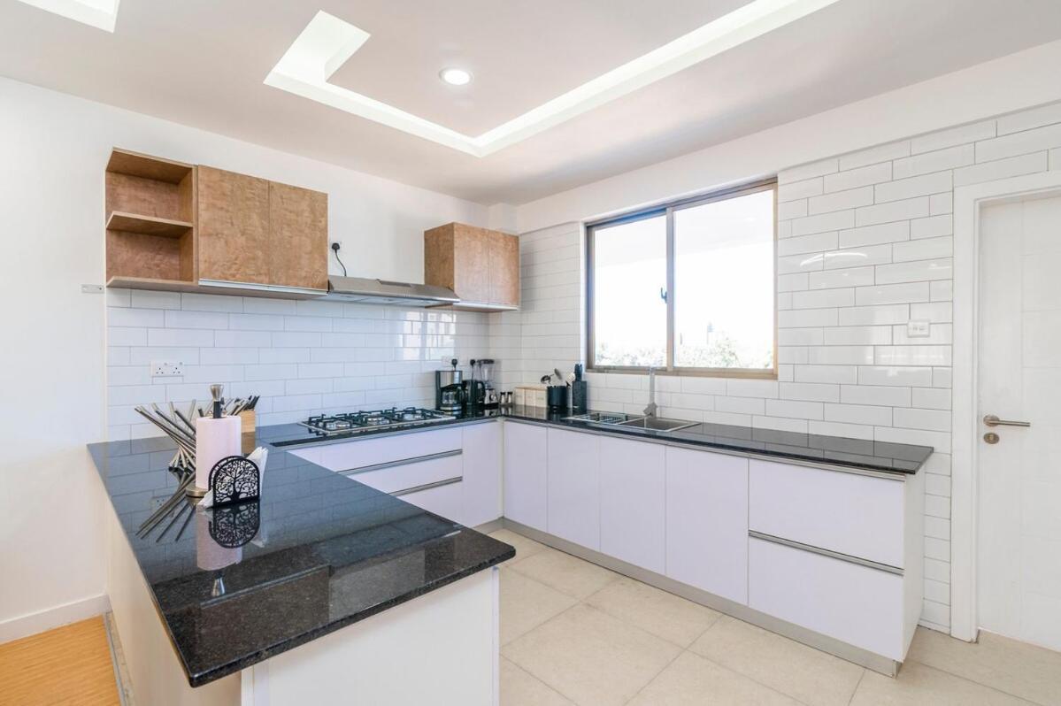 Sweet Apartment *