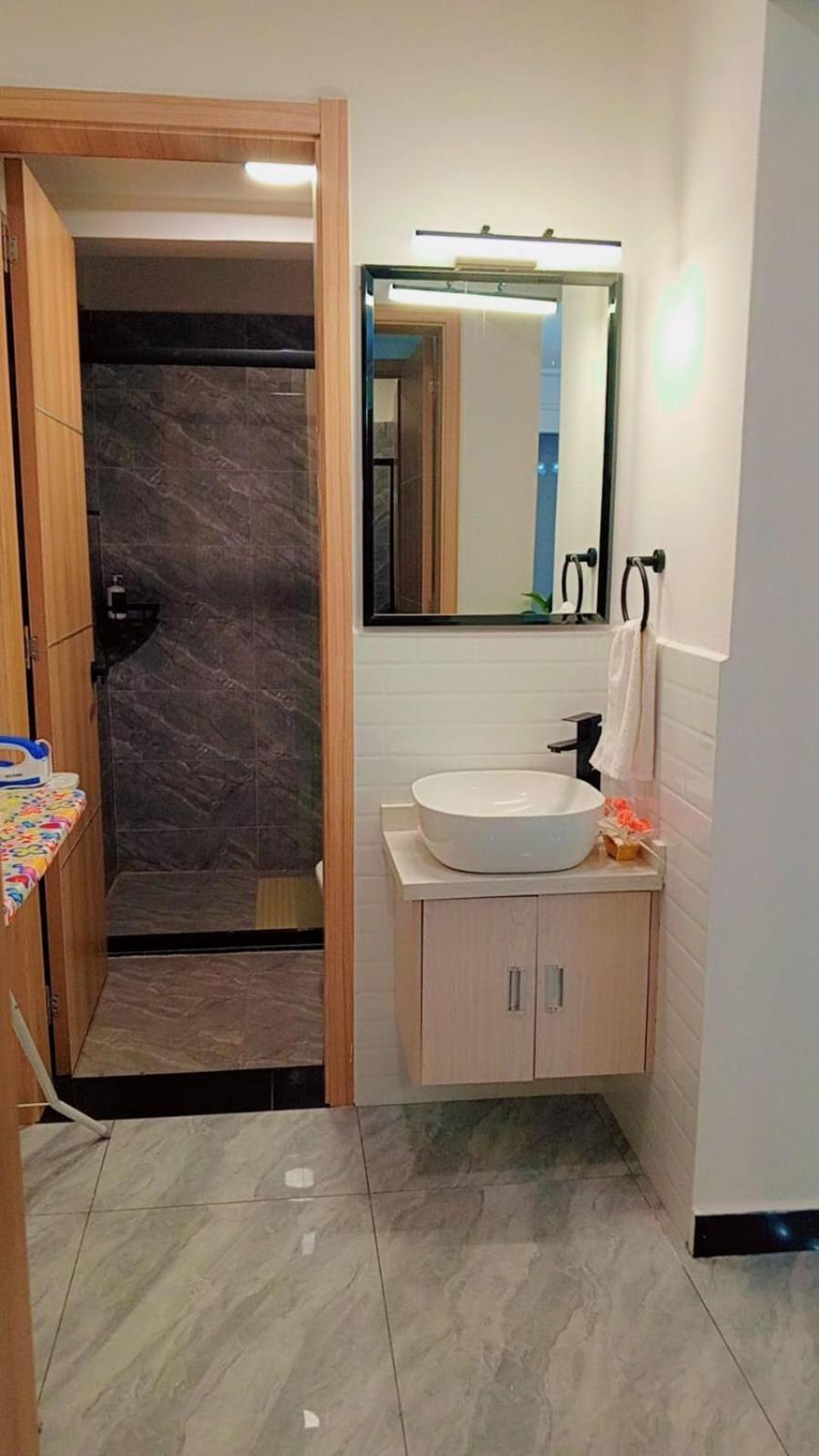 Apartamento Executive Beautifully Furnished With Modern Finishings,swimming Pool,fully Equipped Gym And Other Luxurious Facilities And Close Proximity To Major Shopping Malls In Kilimani *