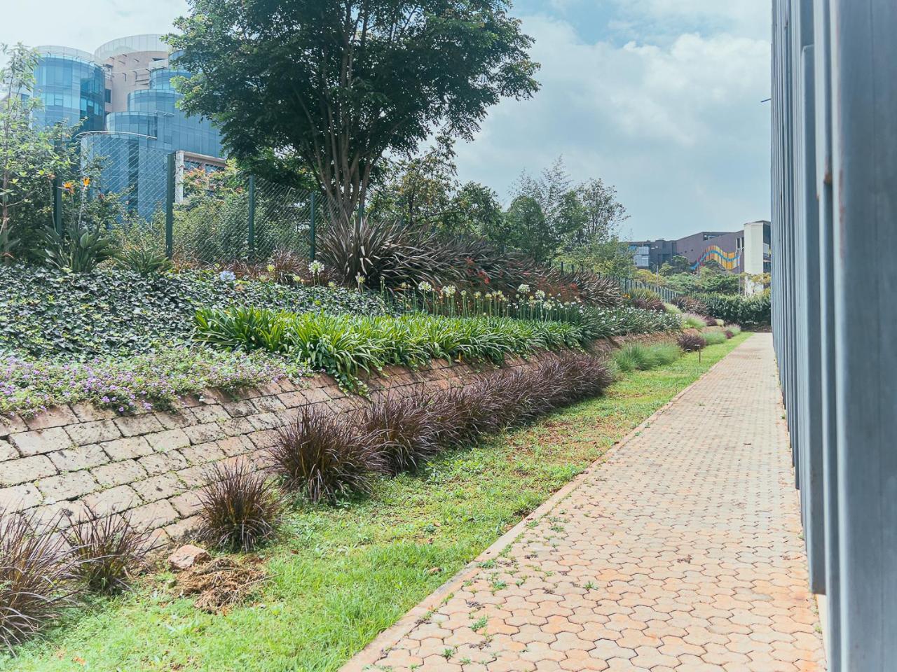Apartment Envoy's Luxe Sanctuary With Full Power Backup Nairobi