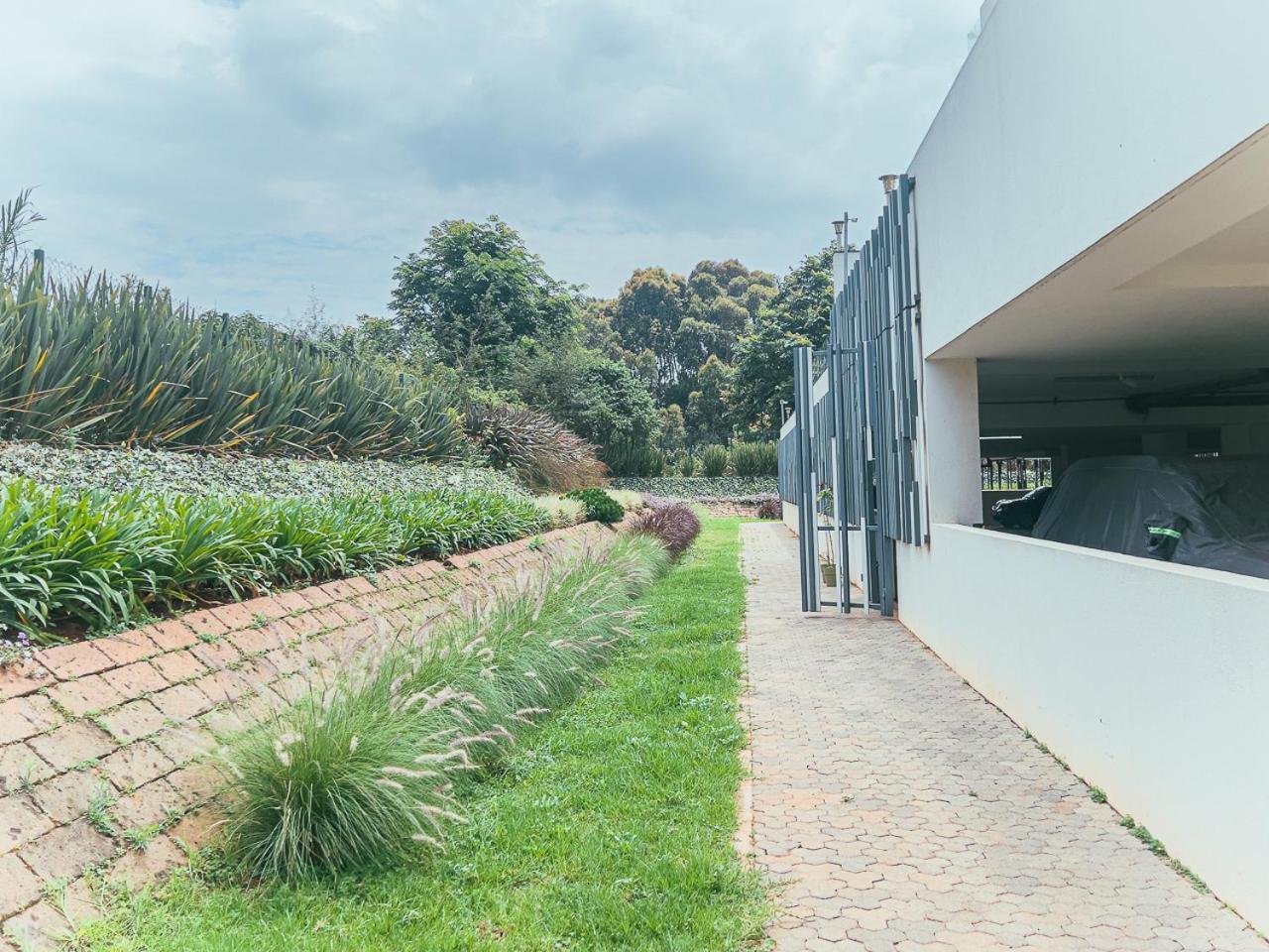 Apartment Envoy's Luxe Sanctuary With Full Power Backup Nairobi